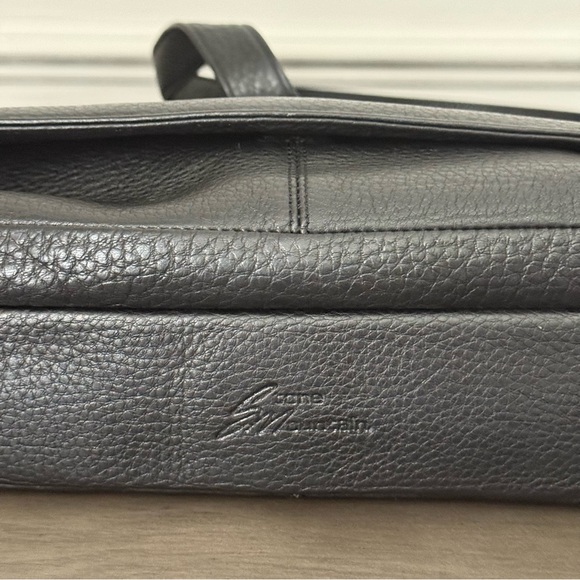 STONE MOUNTAIN Black Leather Shoulder Bag - Picture 6 of 14